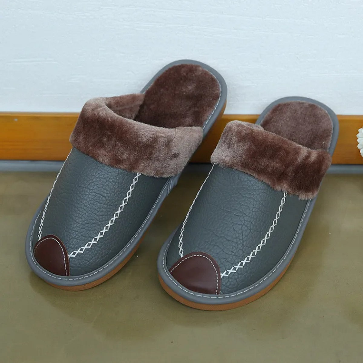 Men's Winter Warm Thick Plus Velvet Leather Slippers