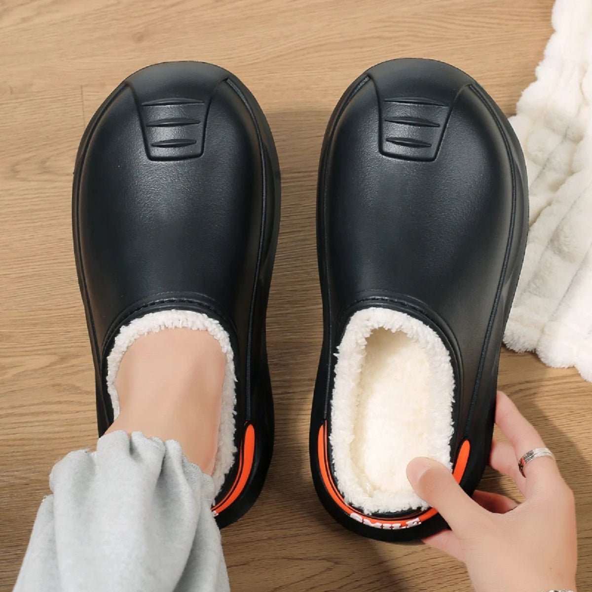 Men's Winter Warm Slippers Classic Lined Clog