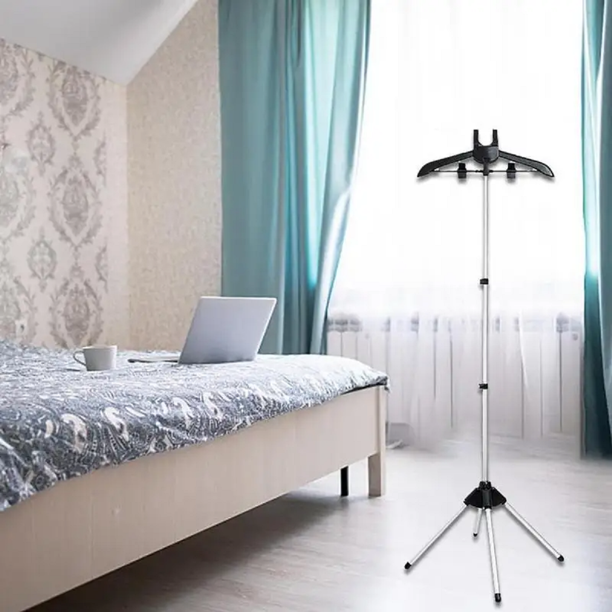 Garment Hanger for Steaming Clothes