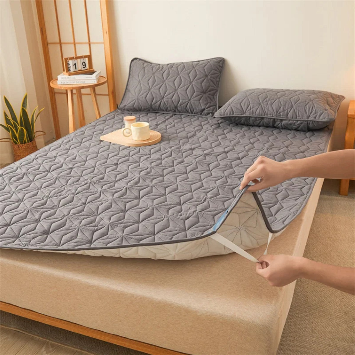 Waterproof Quilted Mattress Topper - Elastic Band Winter Bed Cover
