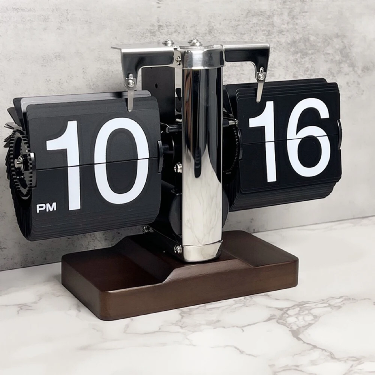 Vintage Design Auto Flip Desk Clock