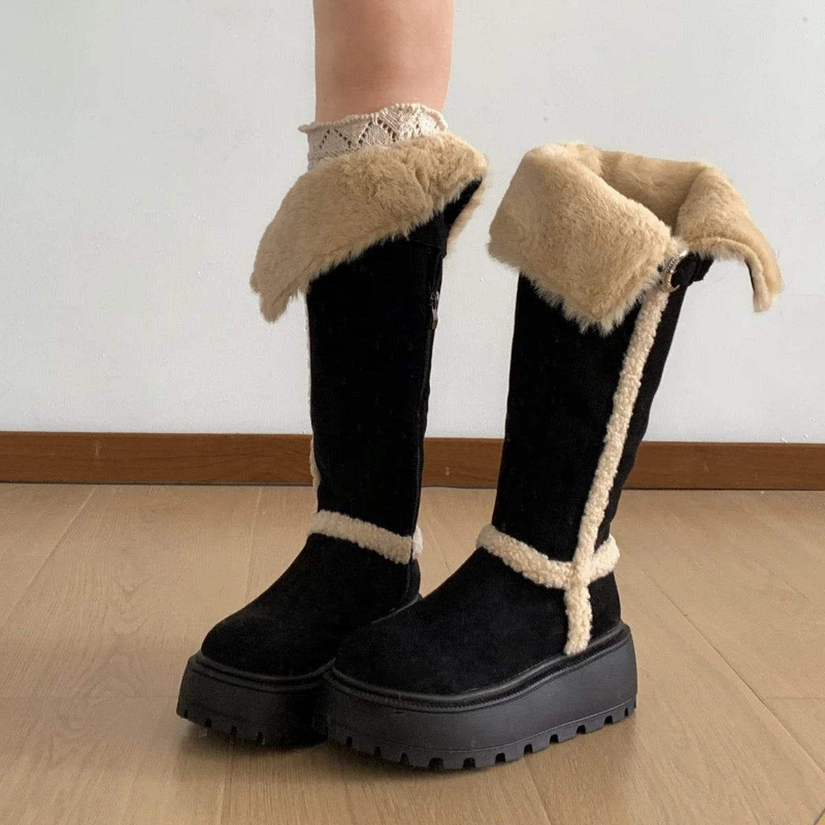 Women's Winter Snow Boots - Fur Lined Platform Flats Vintage Long Booties