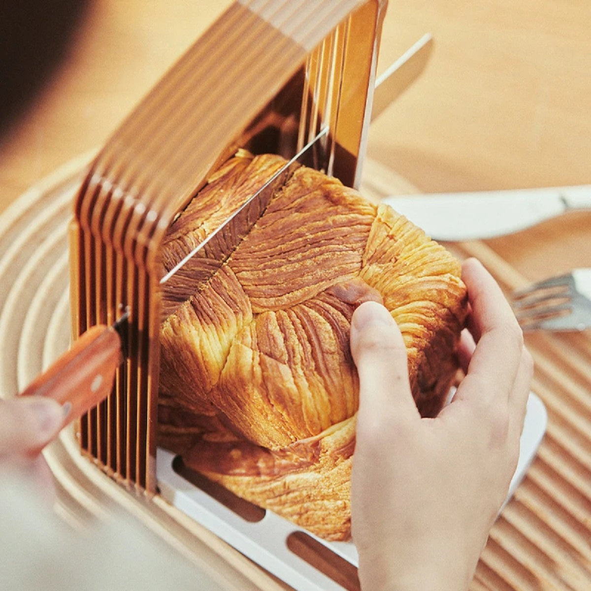 Toast Bread Slicer Stand Foldable Plastic Cutting Tool
