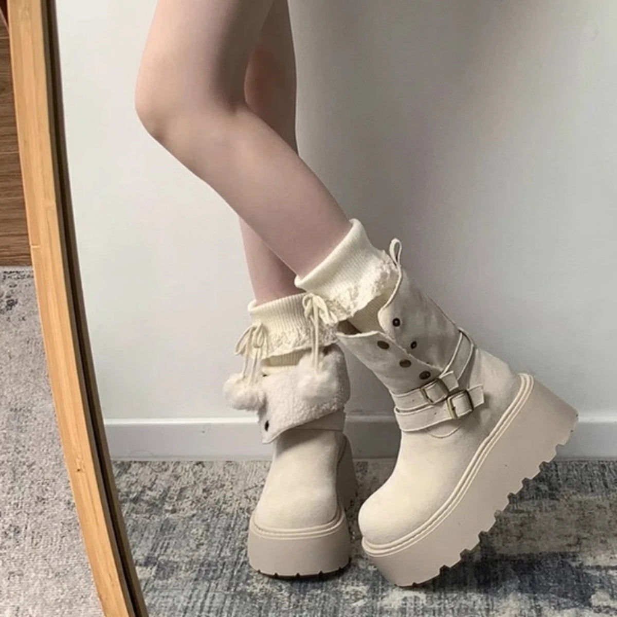 Women's Platform Snow Boots - Thick Bottom Fur Lined Outdoor Shoes