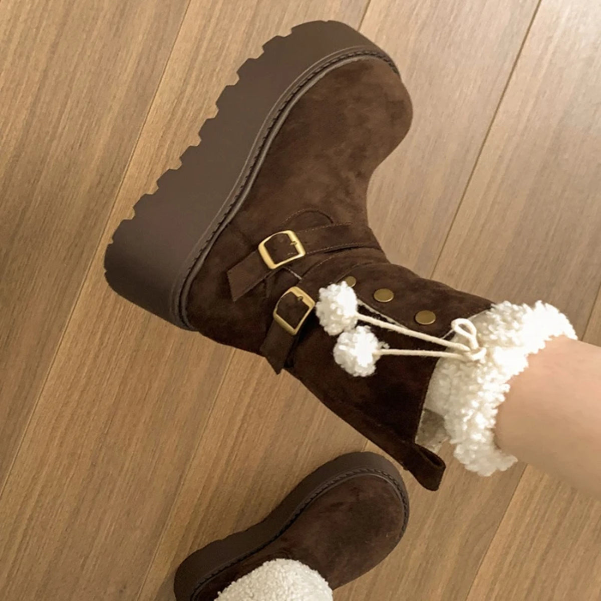 Women's Platform Snow Boots - Thick Bottom Fur Lined Outdoor Shoes
