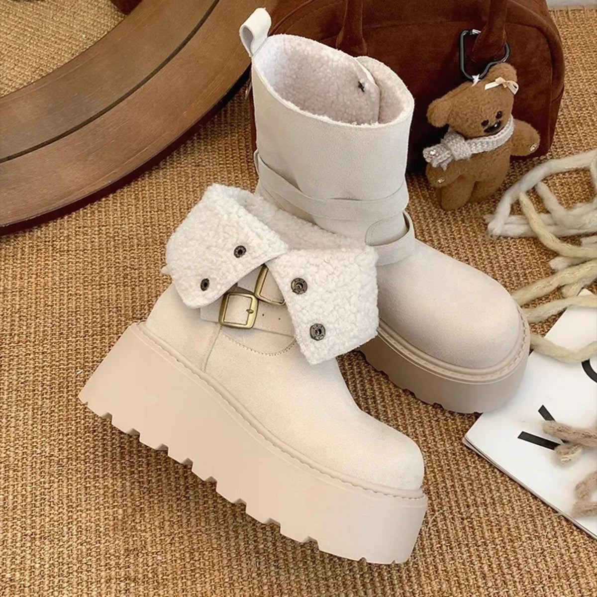 Women's Platform Snow Boots - Thick Bottom Fur Lined Outdoor Shoes